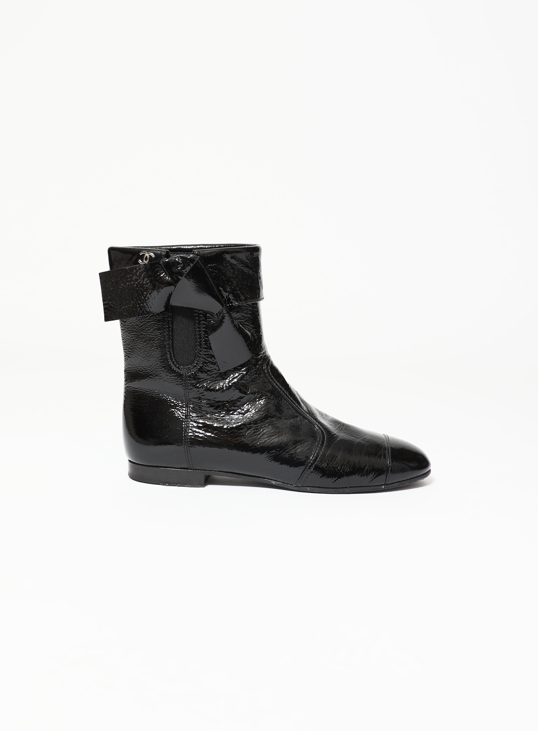 Superb Louis Vuitton Wonderland biker boots in black leather